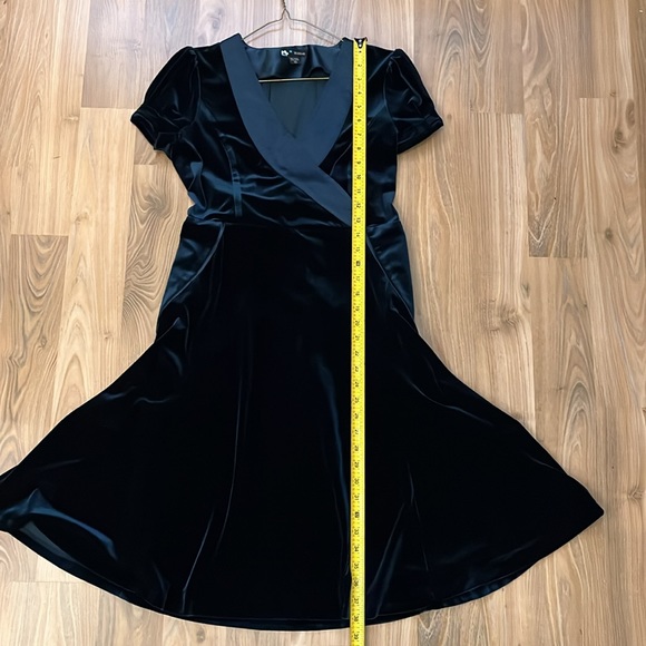 Velvet dress - Picture 11 of 11